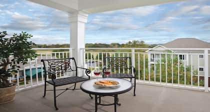 2BD/Nashville Condo! Music and Foodaholics Delight!