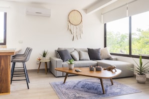 Apartment (Roof Top Jungle View) | Living room