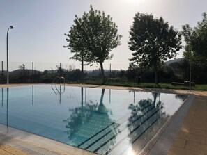 Outdoor pool - Cute house nearby Monchique - Algarve. Long term rental on request. (Casais)