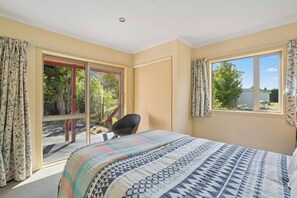 3 bedrooms, WiFi - Korimako Ridge - Lake Hawea Holiday Home (Lake Hawea)