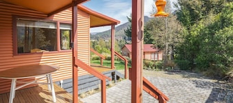 Korimako Ridge - Lake Hawea Holiday Home