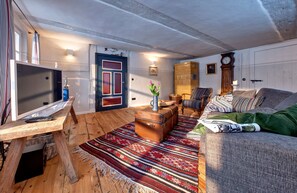 Télévision, cheminée