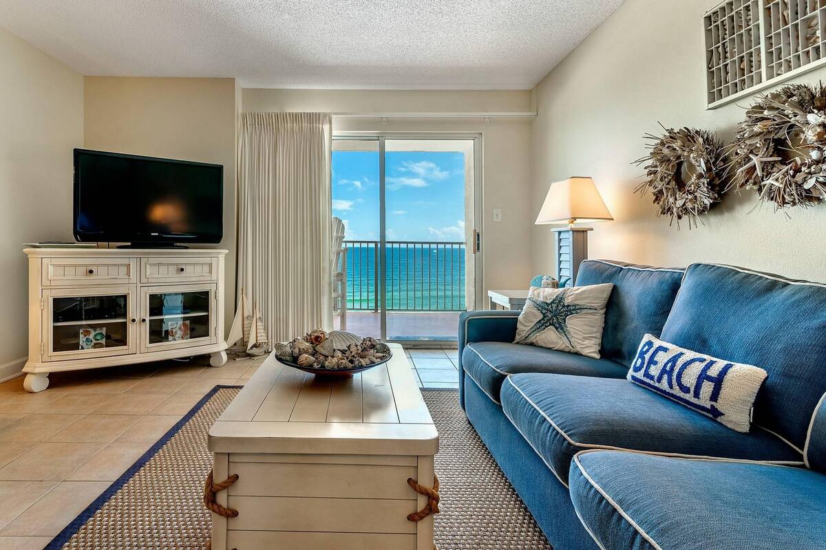 Condo, 1 Bedroom, Beach View | Living room | 36-inch flat-screen TV with cable channels, TV