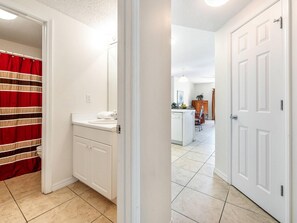 Condo, 2 Bedrooms, Beach View - Caribbean by Bender Vacation Rentals (Gulf Shores)