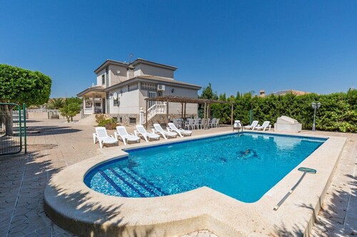 Fidalsa Grand White House