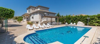 Fidalsa Grand White House