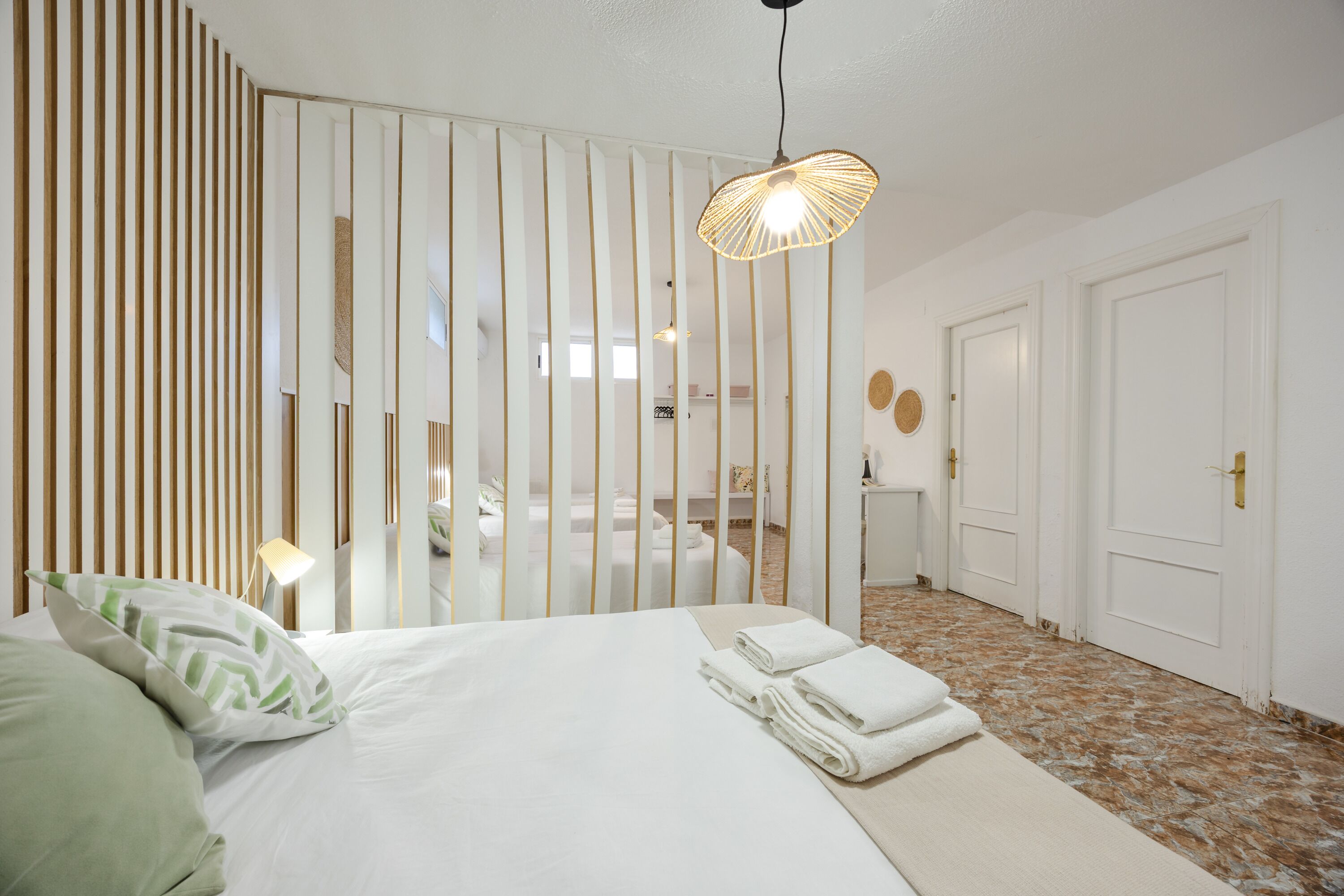 9 多间卧室、高档床上用品、熨斗/熨衣板、WiFi