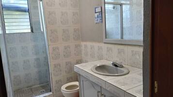 Classic Quadruple Room | Bathroom | Shower, towels, soap, shampoo