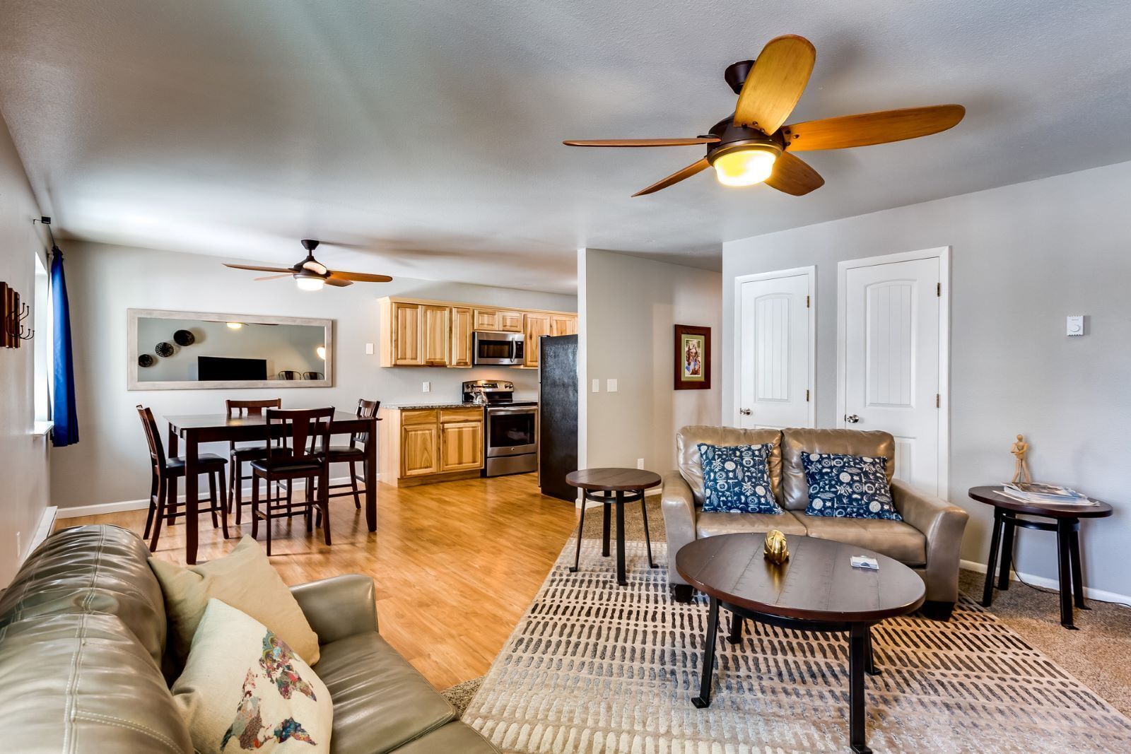 Grant Old Town Flat- Upstairs