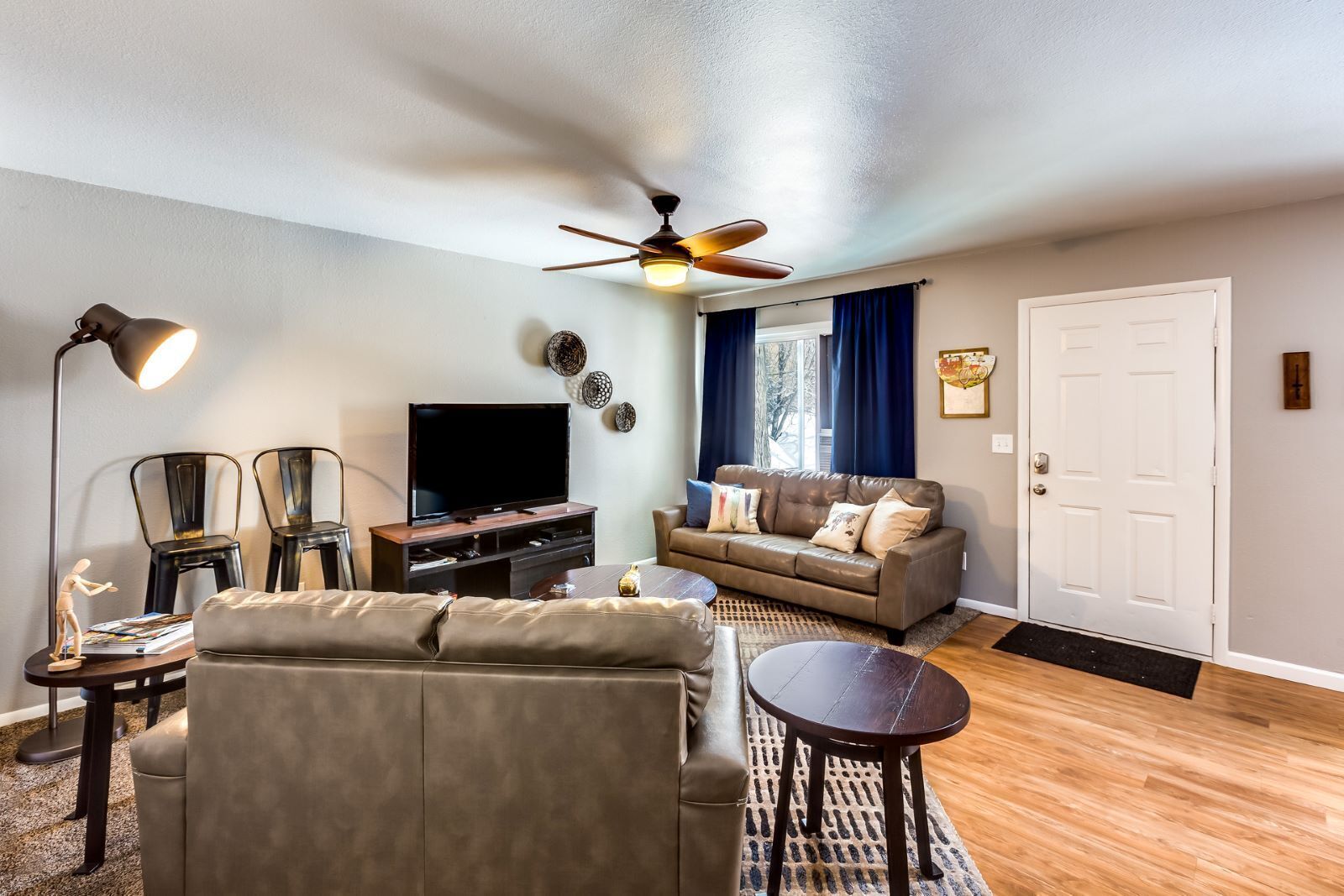 Grant Old Town Flat- Upstairs