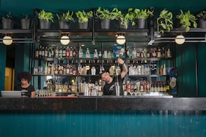 Bar (in der Unterkunft)
