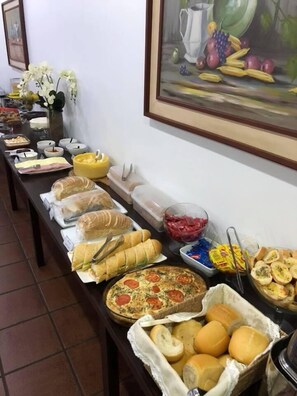 Free daily buffet breakfast  - Palotina Palace Hotel (Palotina)