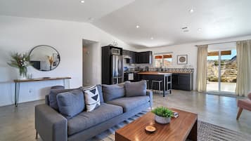 Smart TV y chimenea