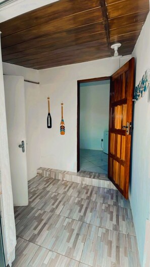 Standard Twin Room | Minibar, blackout curtains, bed sheets