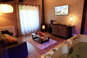 Suite, massasjebadekar | Oppholdsområde | Flatskjerm-TV