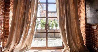Tour Médiévale Maison à cÎté de la Cathédrale San Martino Clocher construite en 1200.