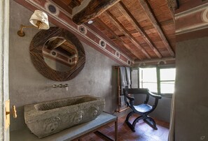 Interior - Live the magic of Lucca’s historic center in a real stunning 11th-century tower (Lucca)