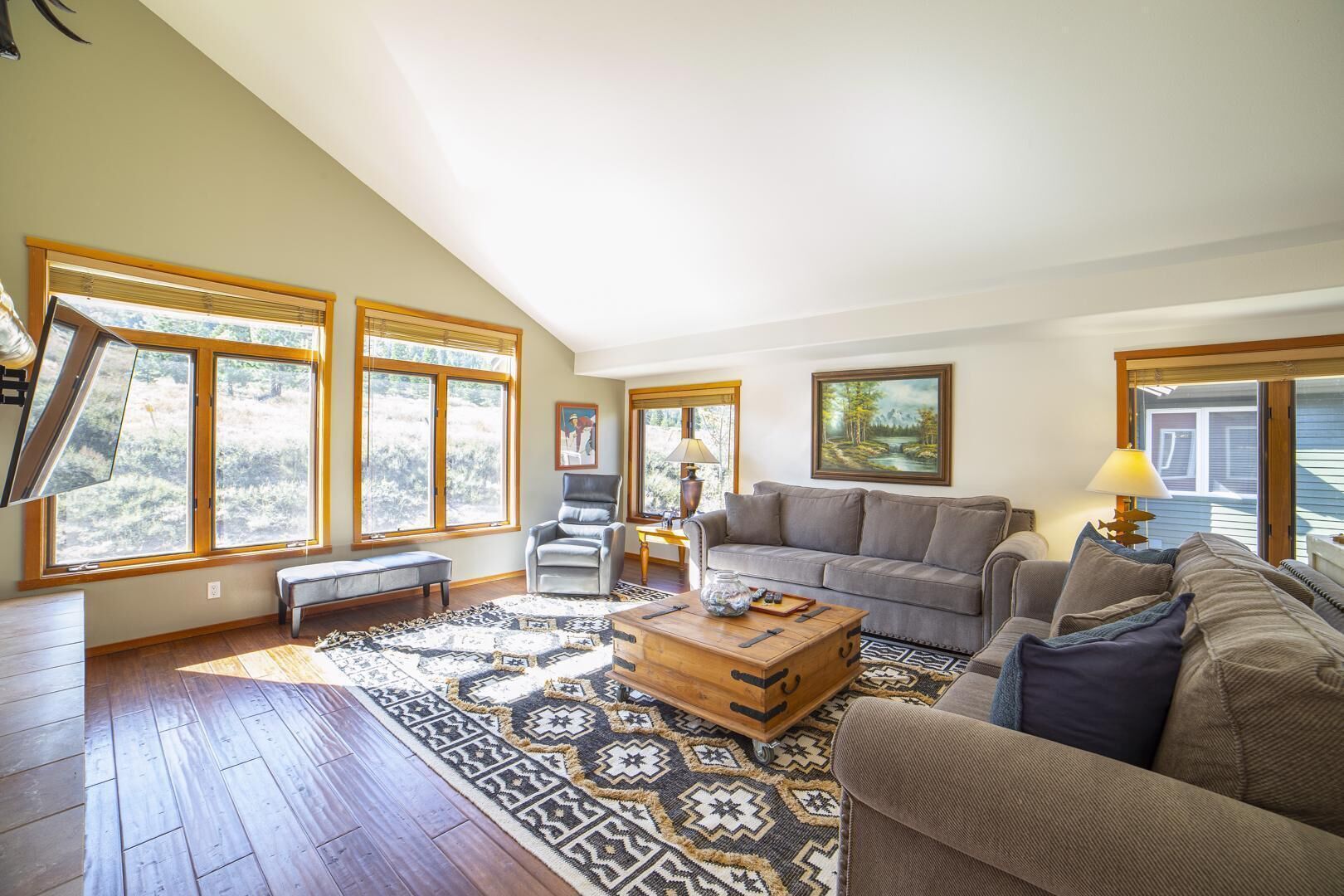 Pet-Friendly Remodeled Luxury & Spacious Townhome - #453