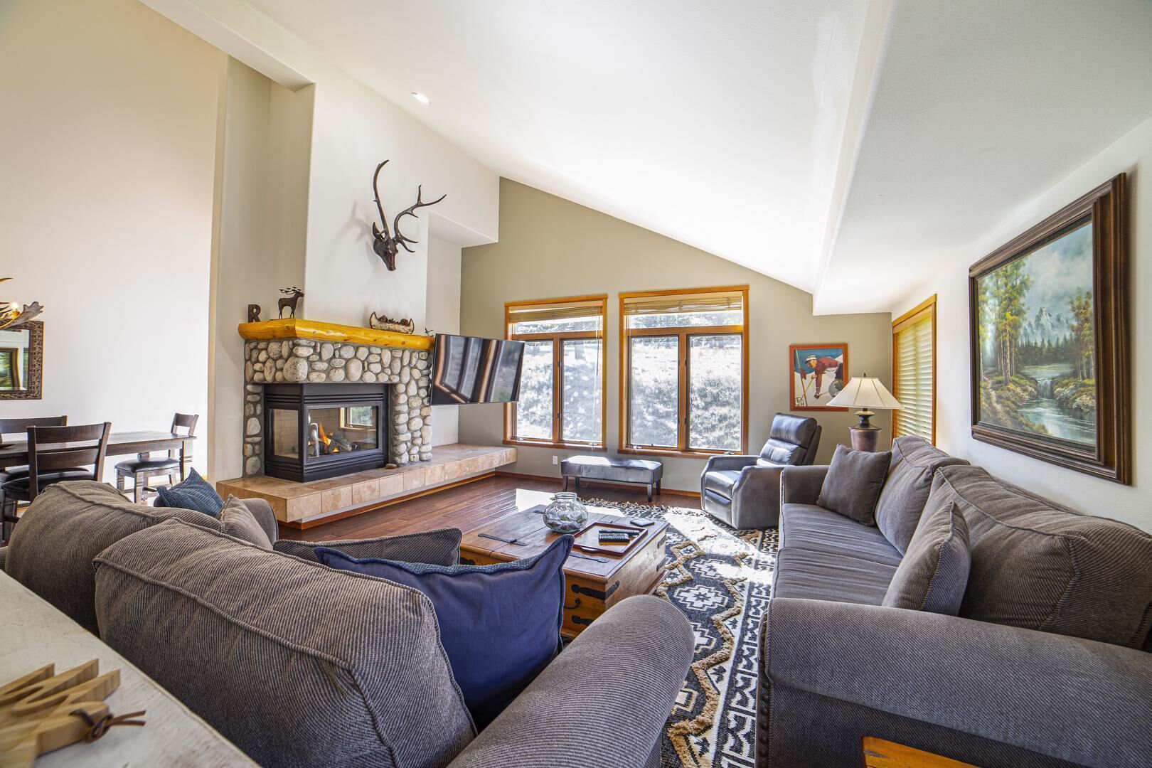 Pet-Friendly Remodeled Luxury & Spacious Townhome - #453