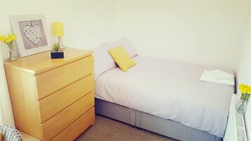 4 bedrooms, WiFi, bed sheets