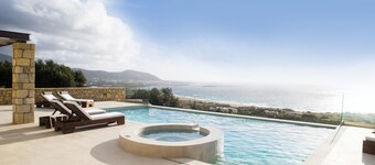 Heated pool ★ Indoor & outdoor Jacuzzi ★ Sauna ★ Falasarna