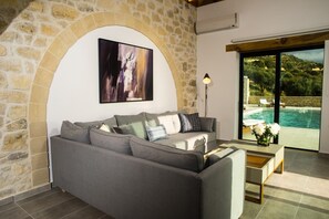 LED TV - Heated pool ★ Indoor & outdoor Jacuzzi ★ Sauna ★ Falasarna (Phalasarna)