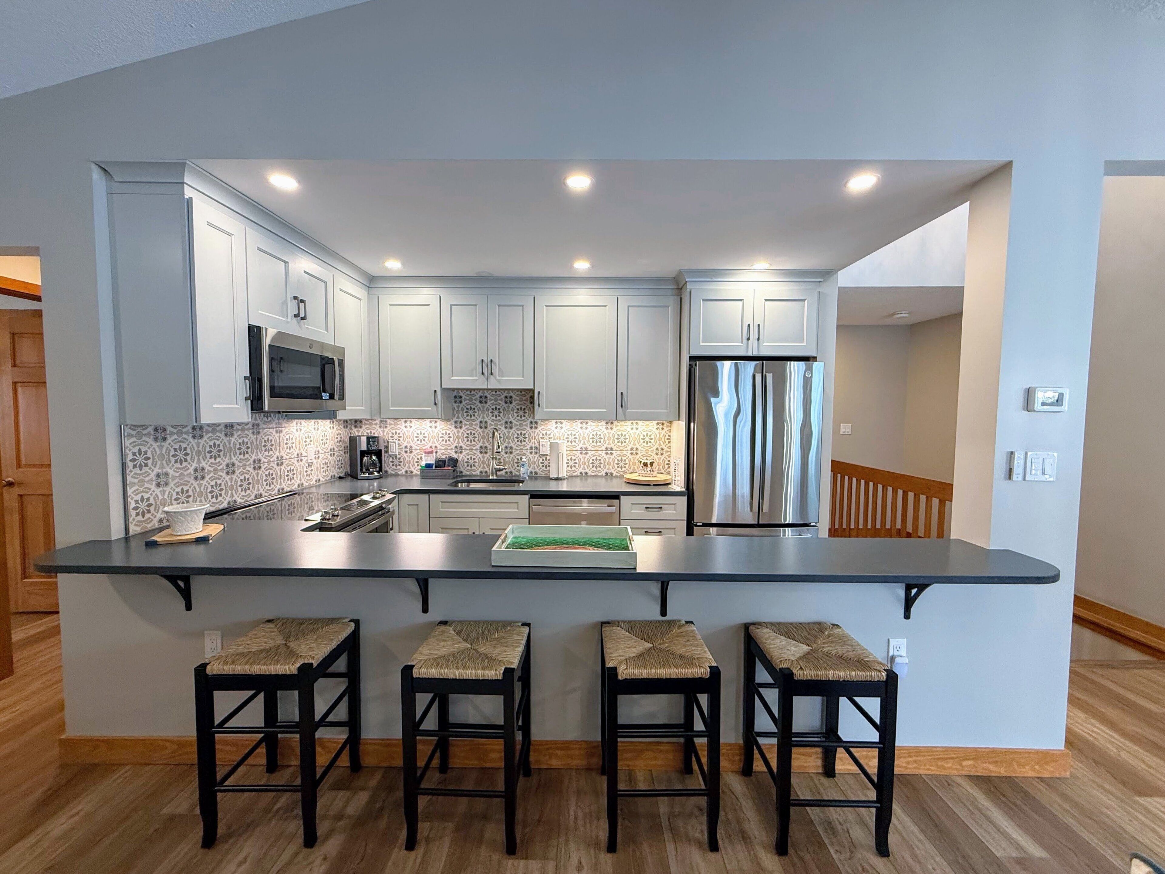 Kylskåp, mikrovågsugn, ugn och spishäll