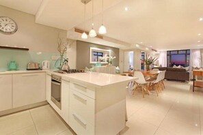 Private kitchen - Big Bay (Cape Town)