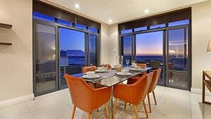 In-room dining - Big Bay (Cape Town)