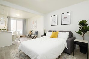 2 Schlafzimmer, Schreibtisch, Bügeleisen/Bügelbrett, kostenloses WLAN