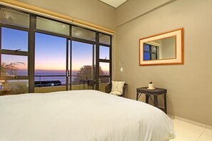 Apartment (2 Bedrooms) | 2 bedrooms, in-room safe, free WiFi - La Cabina 601 (Cape Town)