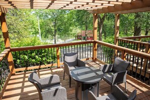 Junior Room | Terrace/patio - Basswood Resort (Platte City)