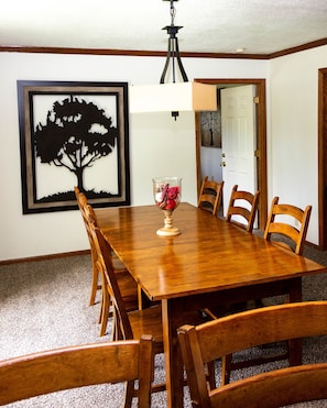 Executive Suite | In-room dining - Basswood Resort (Platte City)