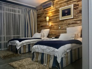 Superior Twin Room - Casa Mia Hotel (Walvis Bay)
