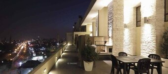 Charming Studio - w/Mountain View, Pool, & Gym