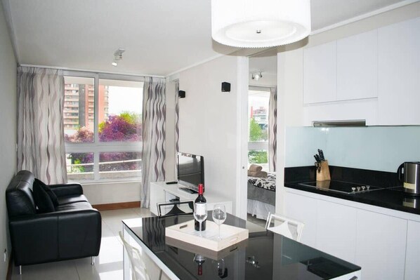 Interior - Carmelitas Stylish - 1BR w/Wifi, TV Cable, Metro, Pool, Gym (Las Condes)