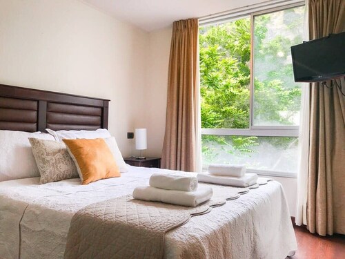 Bellavista Spotlight 1BR Apt - w/Parking & A/C