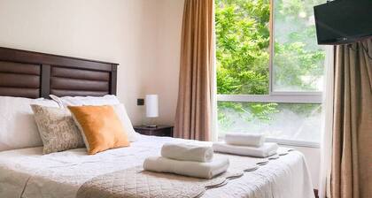 Bellavista Spotlight 1BR Apt - w/Parking & A/C