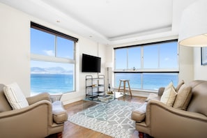 Apartment (2 Bedrooms) | Front of property