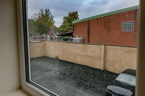 Free self parking - Kynsparks Luxury Apartments (Birmingham)