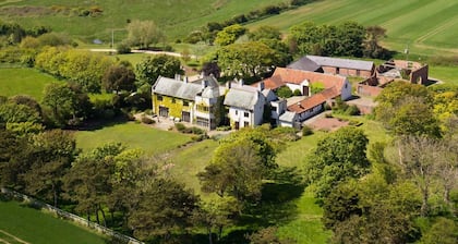 19th Century Manor House with sea views - 9 Ensuite Bedrooms - 11 Acres Garden