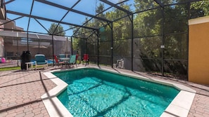 Outdoor pool, sun loungers - Bikini on the Beach by VillaDirect (Kissimmee)