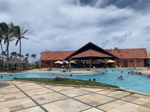 3 piscinas externas, barracas de cortesia, espreguiçadeiras