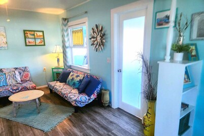 5 MINUTE Walk to Beach! 4 br 2 bath Gorgeous Private CLASSIC California Bungalow