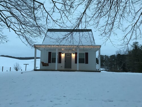 Twin Maple Cottage, a country cottage get away near Blacksburg - 3BR 1Bath