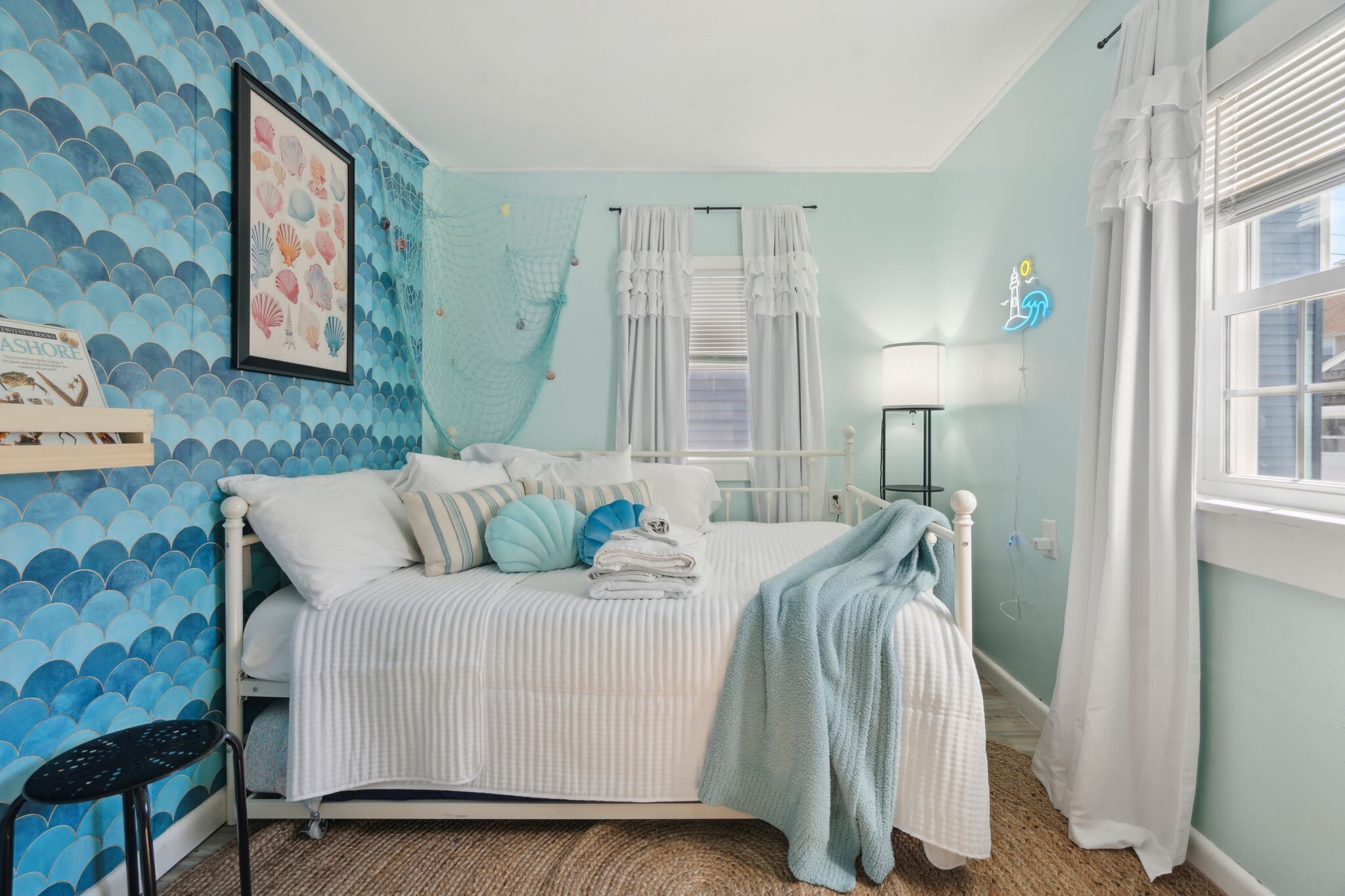 2 slaapkamers, een strijkplank/strijkijzer, reisbedje, wifi