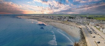 Lorraine's Landing | 2 Min to Beach | Pet-Friendly