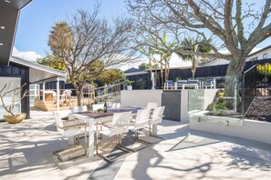 屋外ダイニングエリア