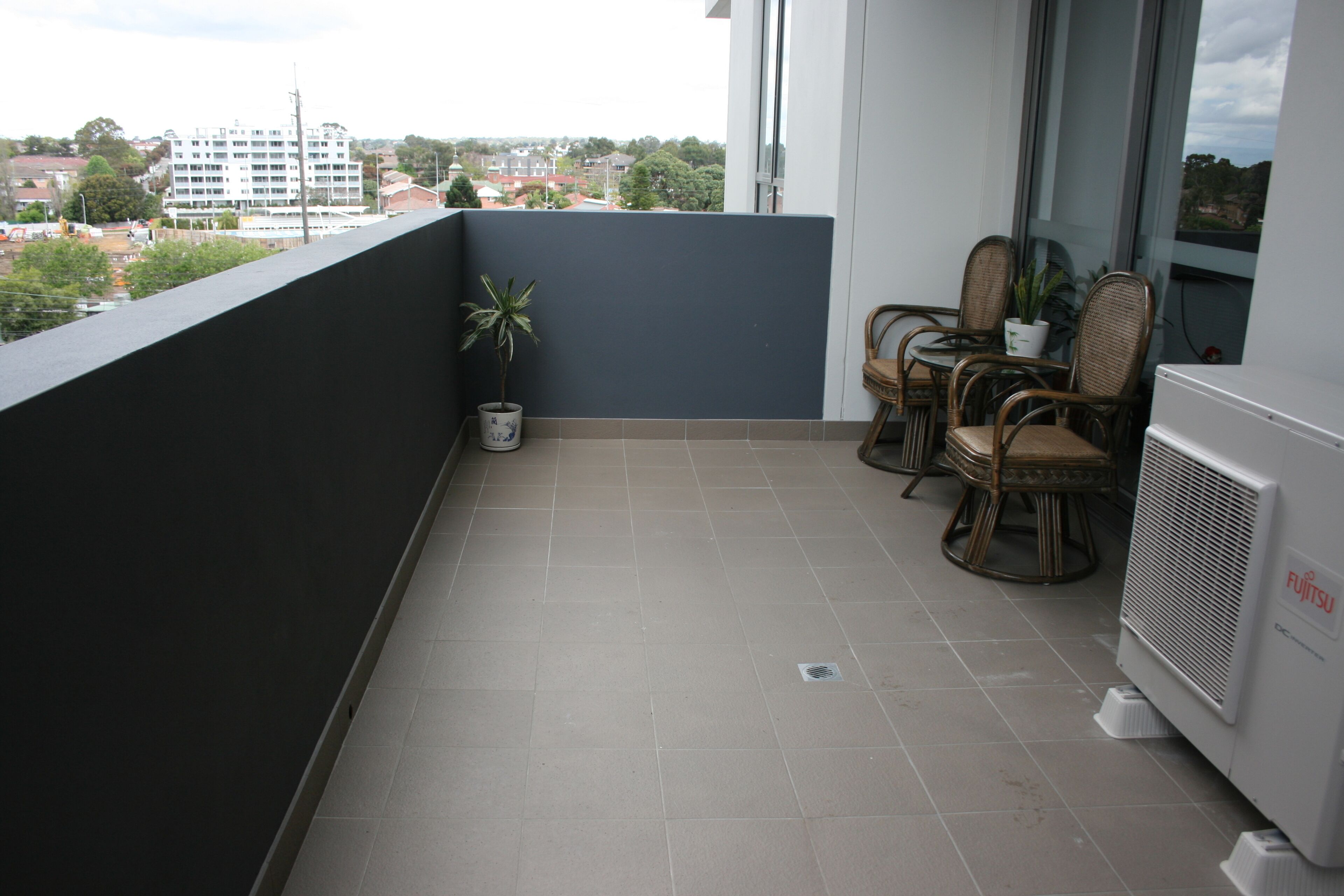 Brand New  3.5BR Apartment /3 min walk to STN+BUS — image 9