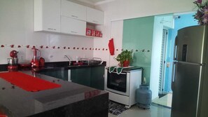 Geladeira, cooktop, liquidificador